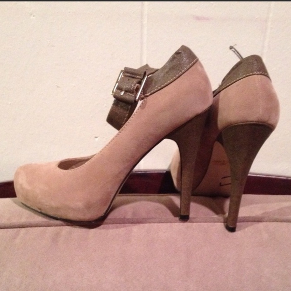 Penny loves Kenny taupe & brown high-heeled shoes.